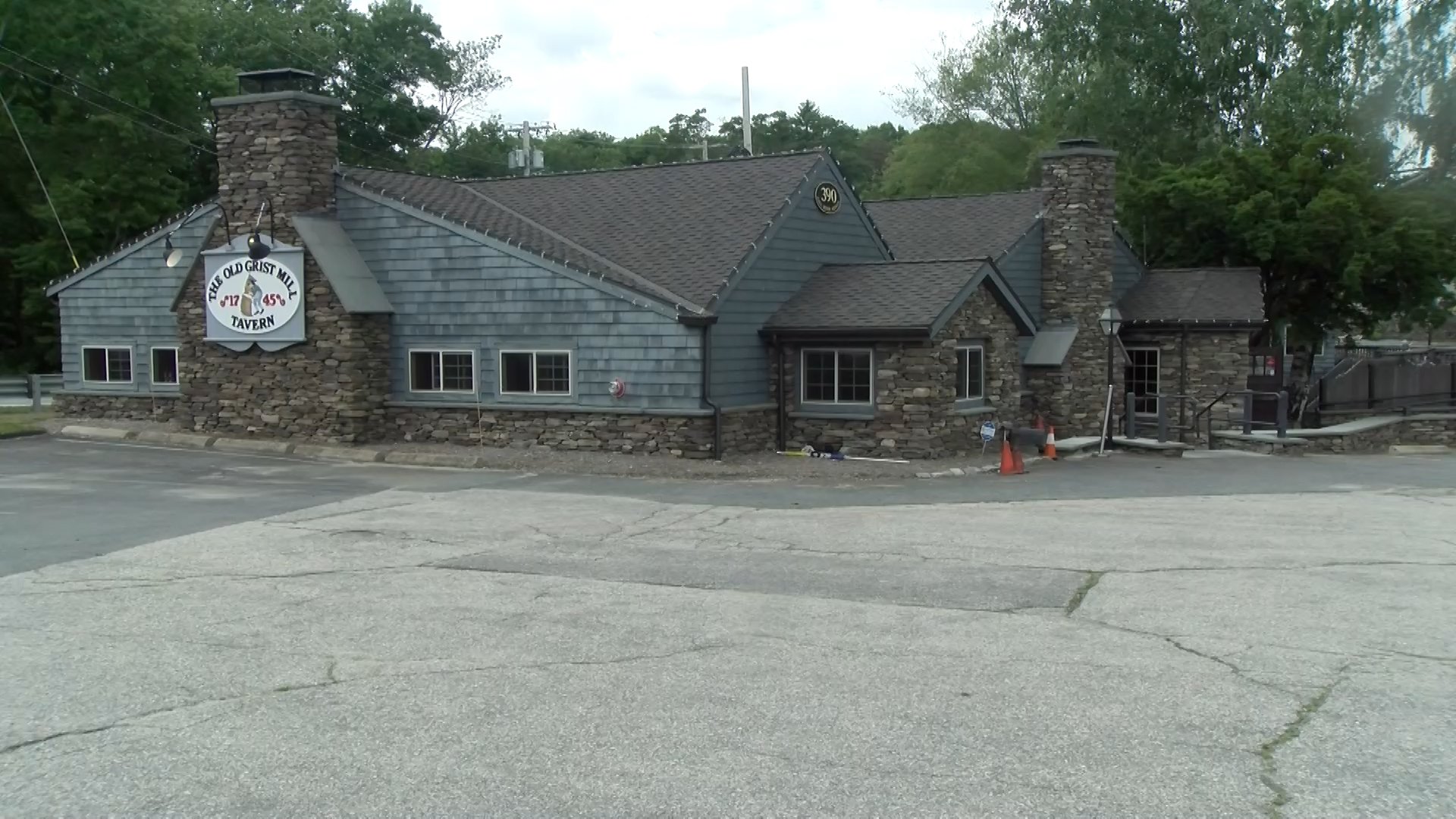 A popular Seekonk restaurant expands its exterior space as MA Phase 2