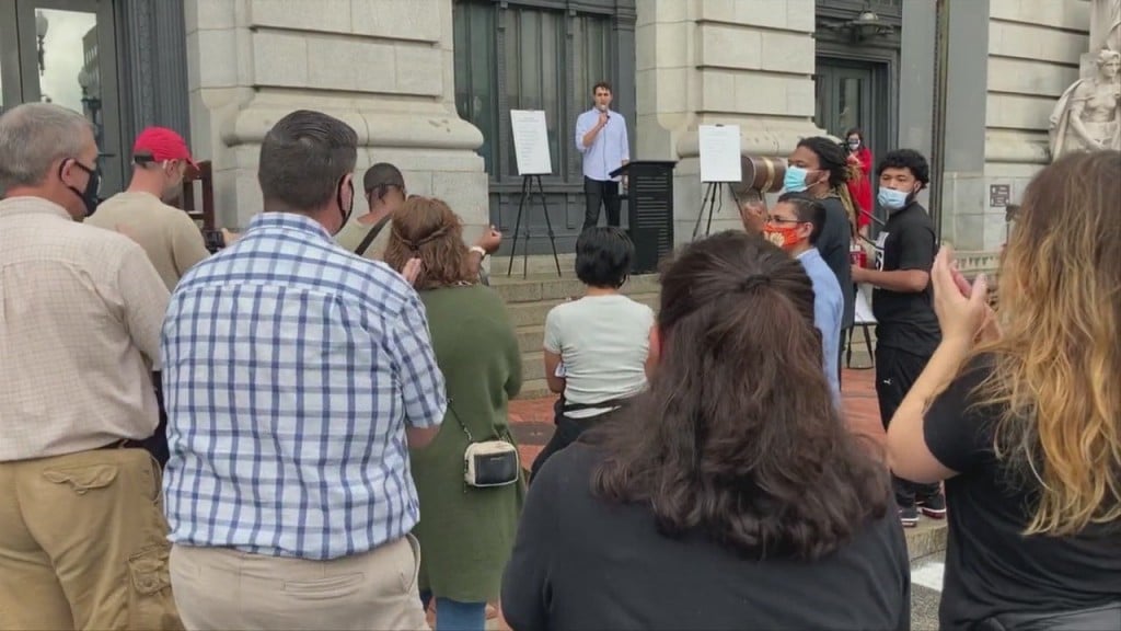 Demonstrators Call Out Sen. Whitehouse, Reed During Rally Over Scotus Nomination