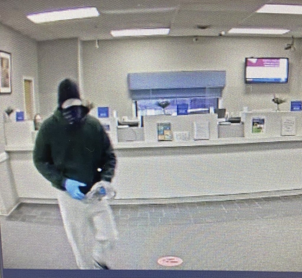 Thumbnail Bank Robbery Suspect Still 1