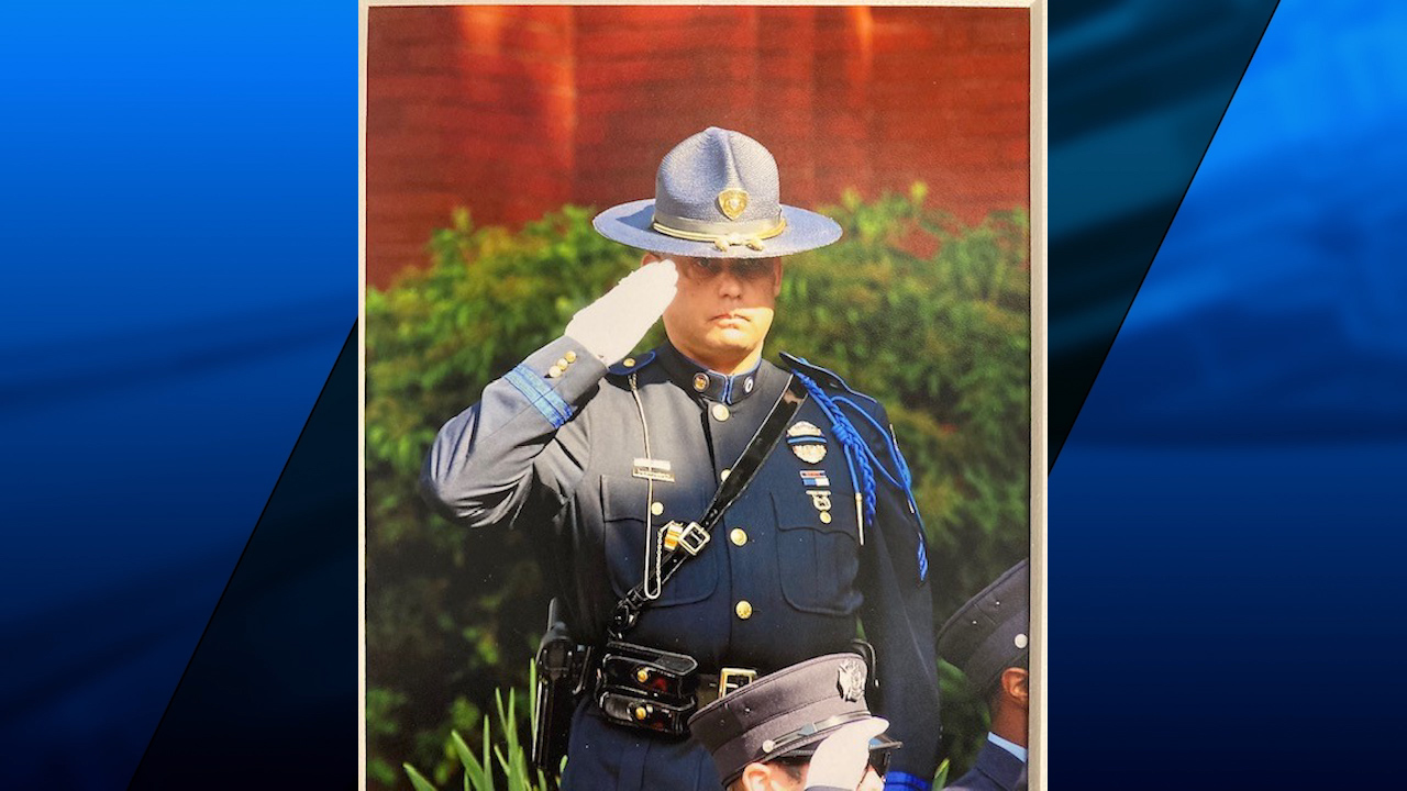 Norton police officer dies after 'courageous battle' with COVID19 ABC6