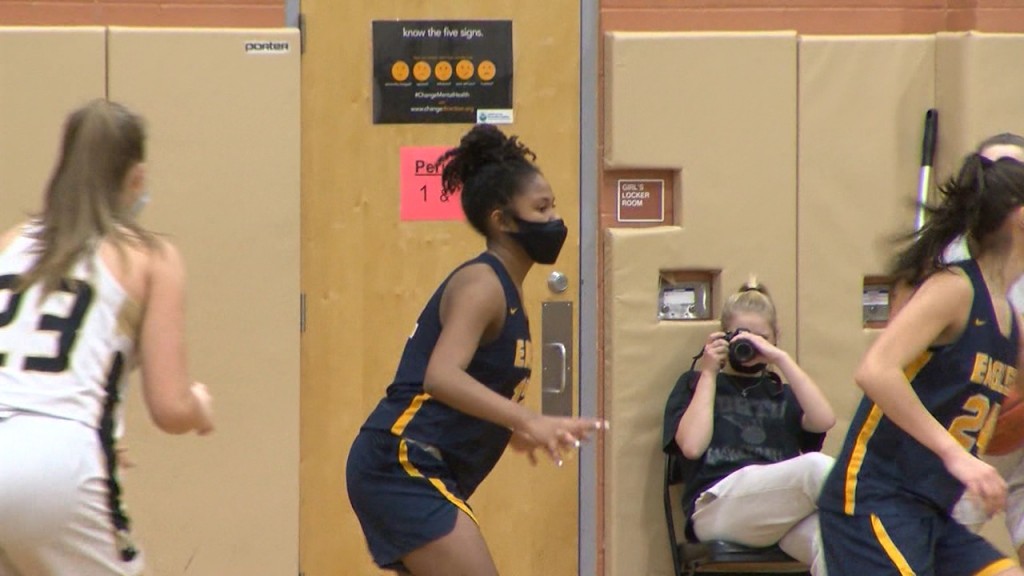 00038965 Barrington Nk Gbbmpgstill001