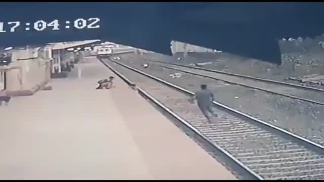 Train Rescue In Mumbai