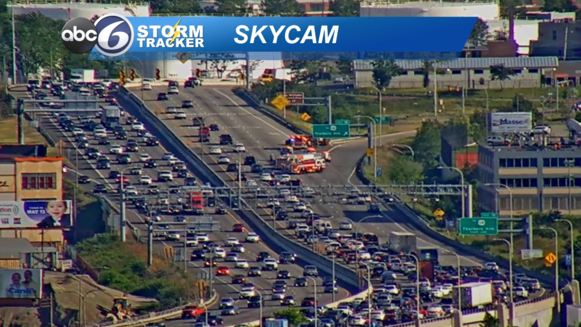 Emergency vehicles cause traffic jam on 95South ABC6