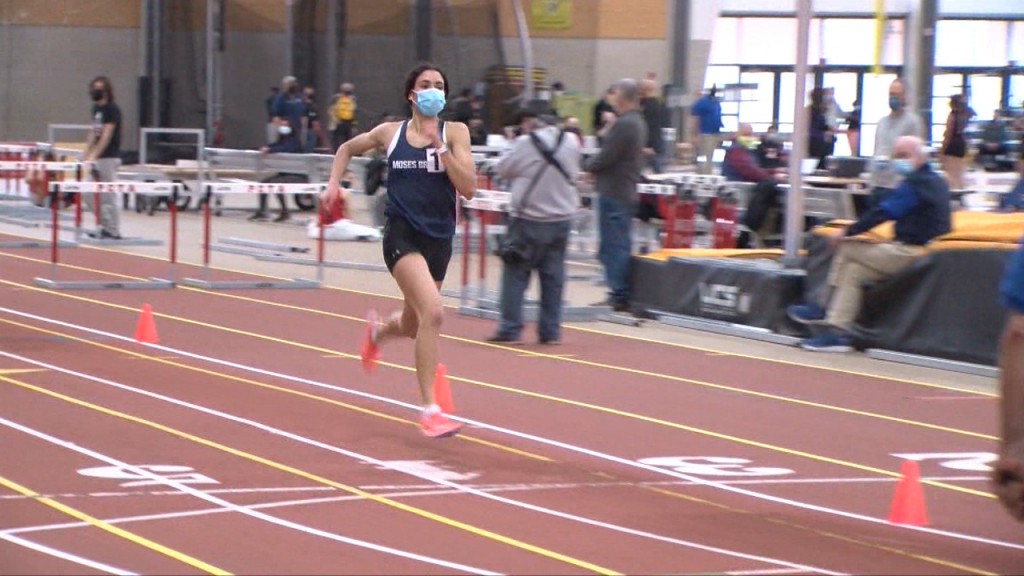 00041272 Girls Track Vompgstill001