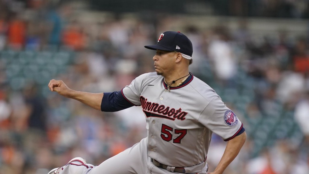 Red Sox Acquire Pitcher Hansel Robles From Twins | ABC6