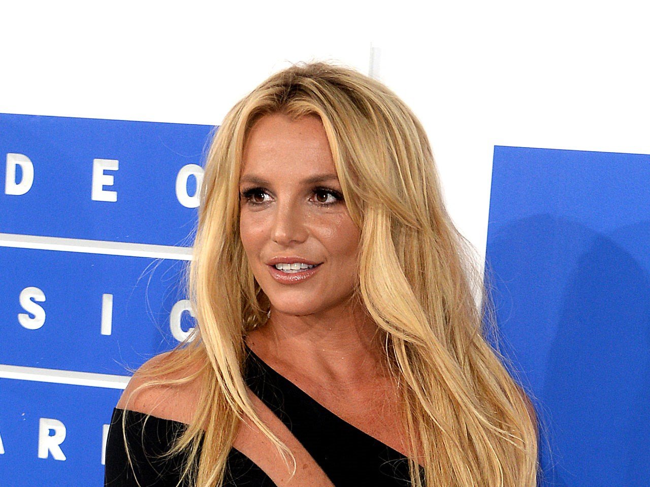Britney Spears Father Jamie Spears To Step Down As Conservator Abc6