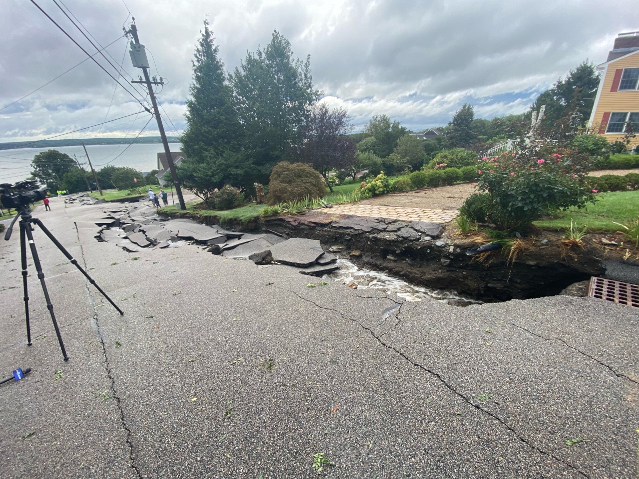 Fairview Lane in Portsmouth collapses ABC6
