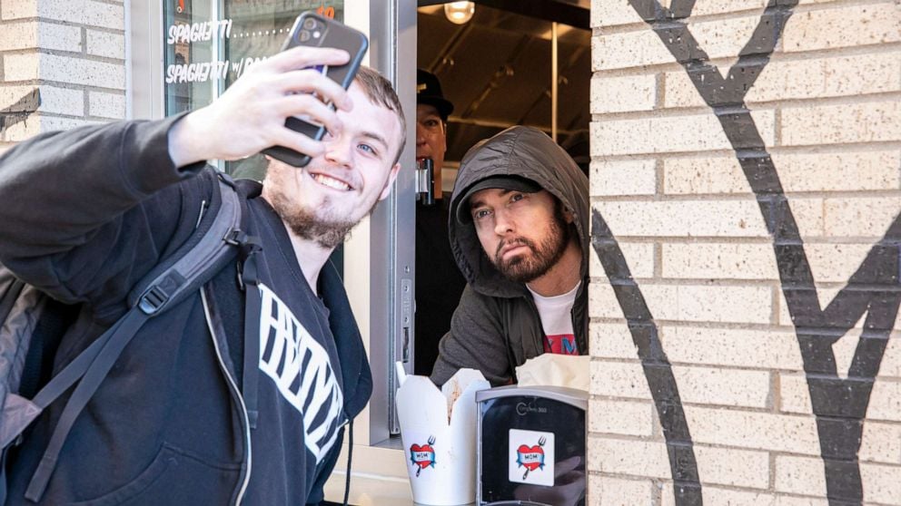 Eminem Restaurant Moms Spaghetti Detroit 02 Gty Llr 210930 1633027036951 Hpmain 16x9 992