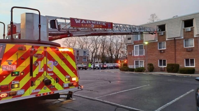 Warwick fire respond to apartment fire | ABC6