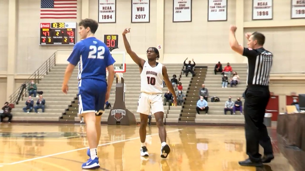 37482 Vo Brown Central Connecticut V Ncoitmp400 00 32 09still001