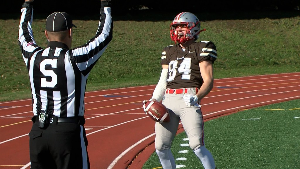 36238 Vo Brown Yale Fb V Isteele00 00 16 14still001