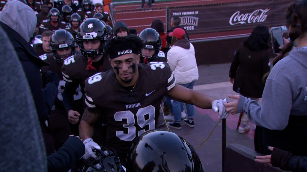 38634 Vo Brown Dartmouth Fb V Isteele00 00 00 20still001