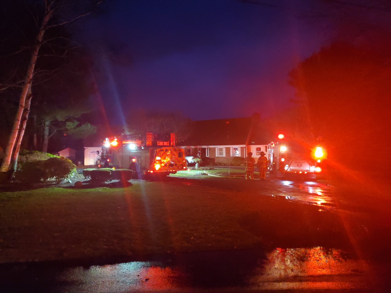 Firefighters respond to Warwick garage fire | ABC6