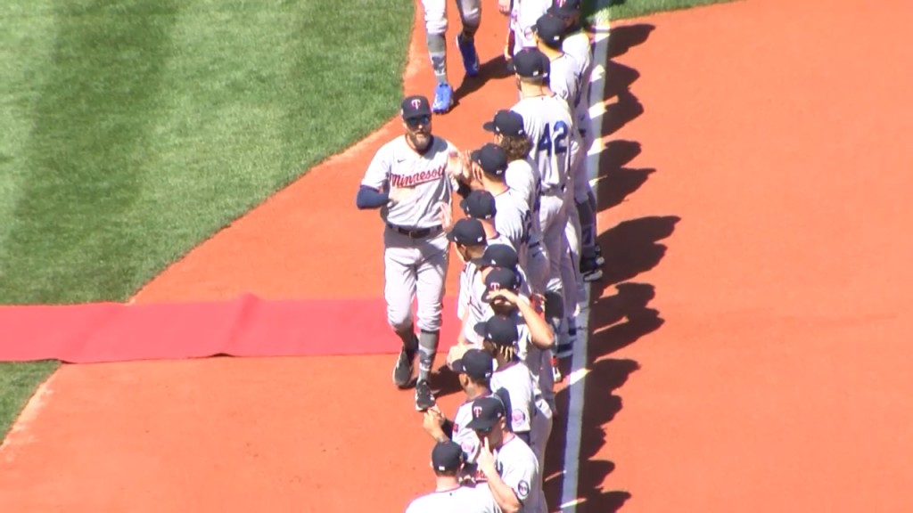 44715 Vo Rocco Baldelli V Isteele00 00 05 22still001