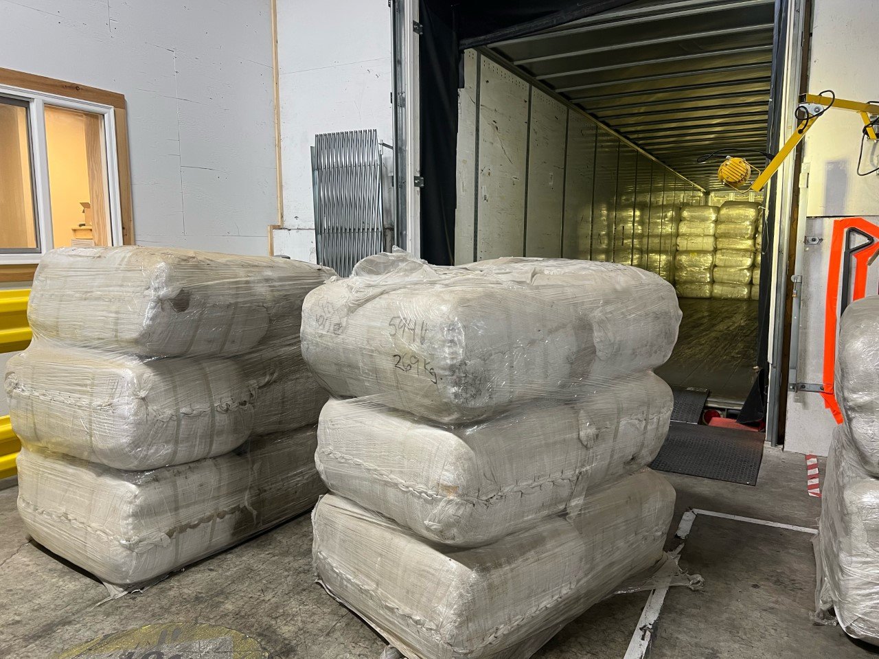 Woonsocket company to donate 9,000 blankets to Ukrainian refugees ABC6