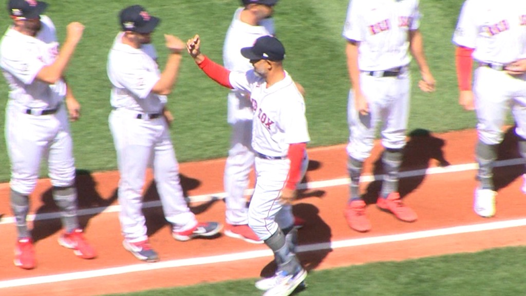 44738 Pkg Nick Red Sox Post 11pm Pkg Isteele00 00 24 13still001