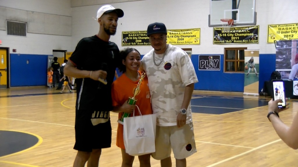 55932 Vo Play For Peace Tour Rv Isteele00 00 02 20still002