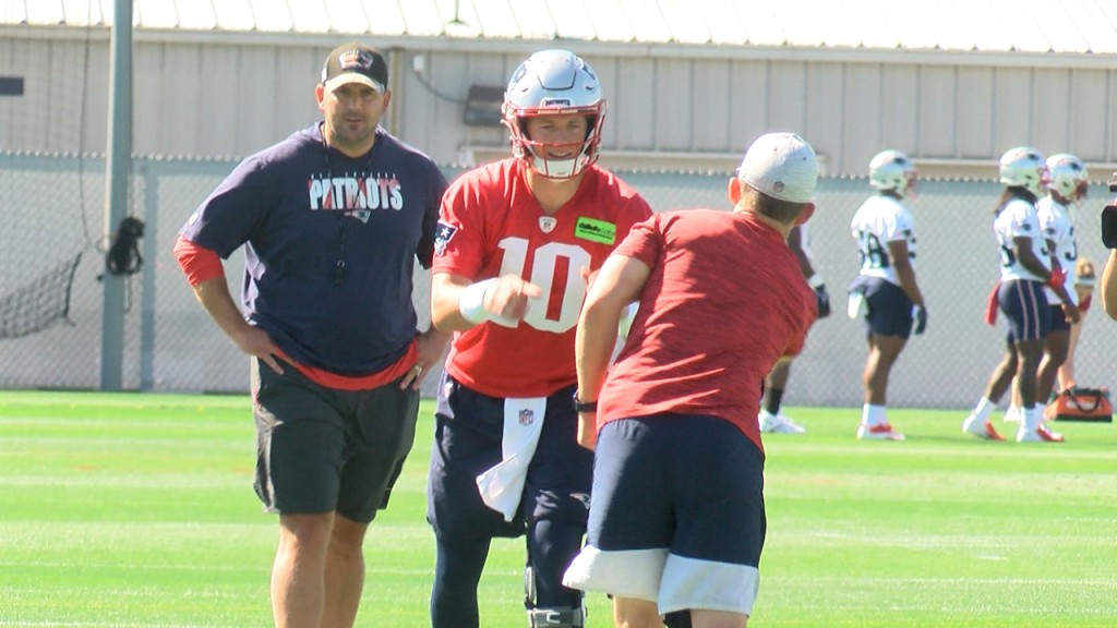 61300 Pkg P Patriots Training Camp Isteele00 00 05 24still002