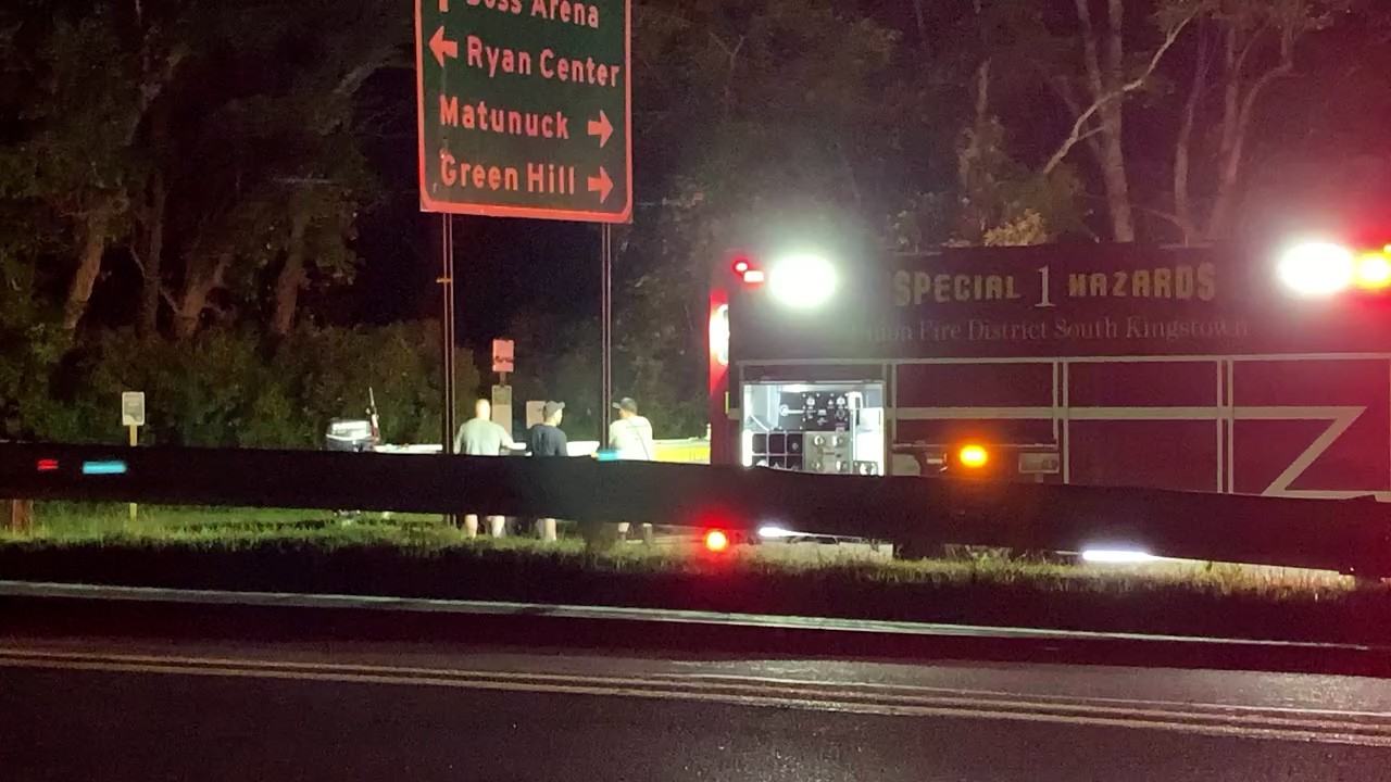 Stranded kayaker with broken leg rescued from Chipuxet River ABC6