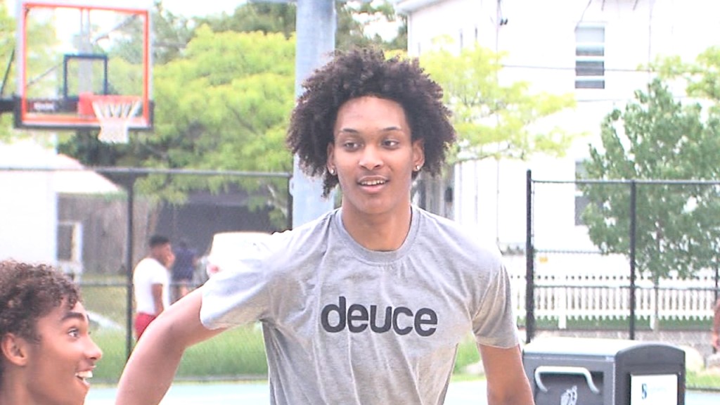 65373 Vo Isaiah Miranda V Backpack Giveaway Isteele00 00 19 08still001