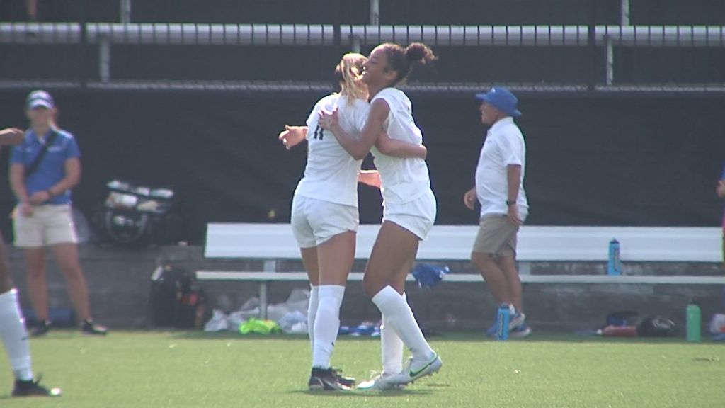 67695 Vo Brown Hofstra Wsoc V Isteele Tria00 00 29 49still001