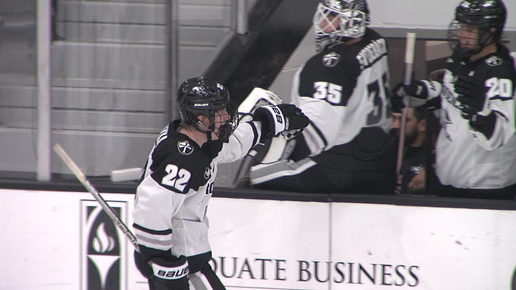 72042 Vo Pc Hk Western Ontario V Isteele00 00 23 47still001