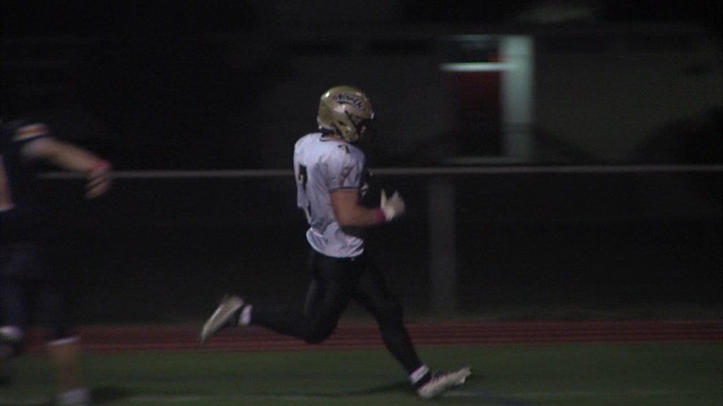 74308 Vo Nk Barrington Ncoitmxfstill001