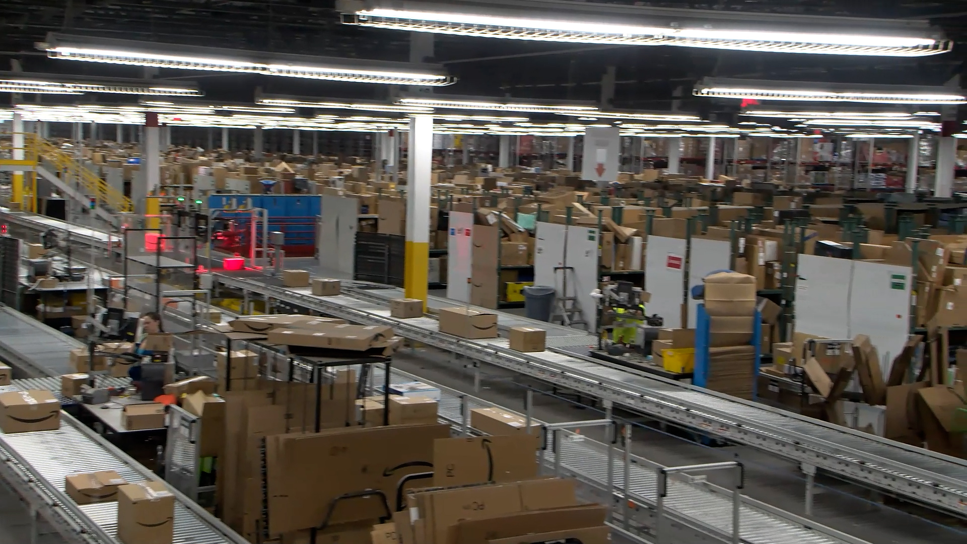 Amazon in Fall River handling recordbreaking cyber Monday sales ABC6