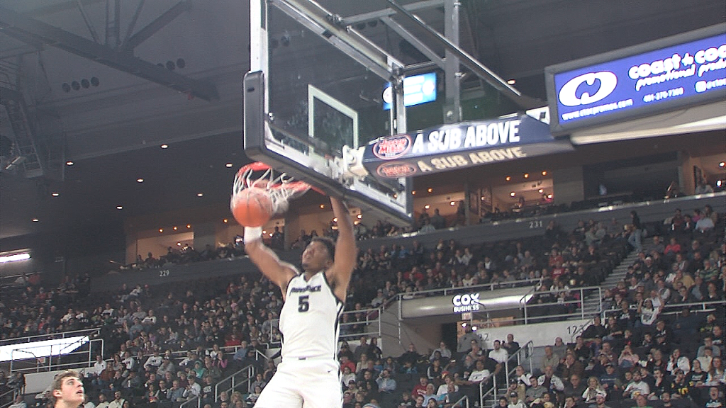 81136 Vo Pc Columbia Mbb V Isteele00 00 09 37still001