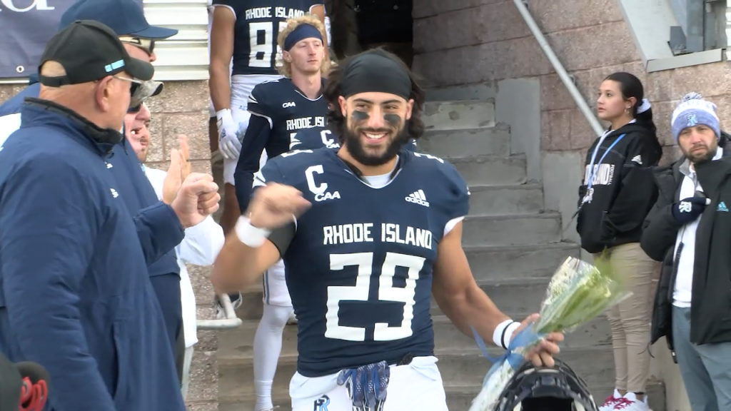 80239 Vo Uri Albany Fb V Isteele00 00 00 52still001