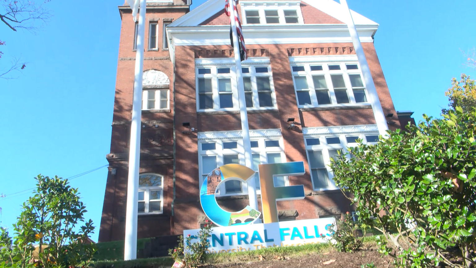 Central Falls dispatcher to be honored for heroic actions that saved 8