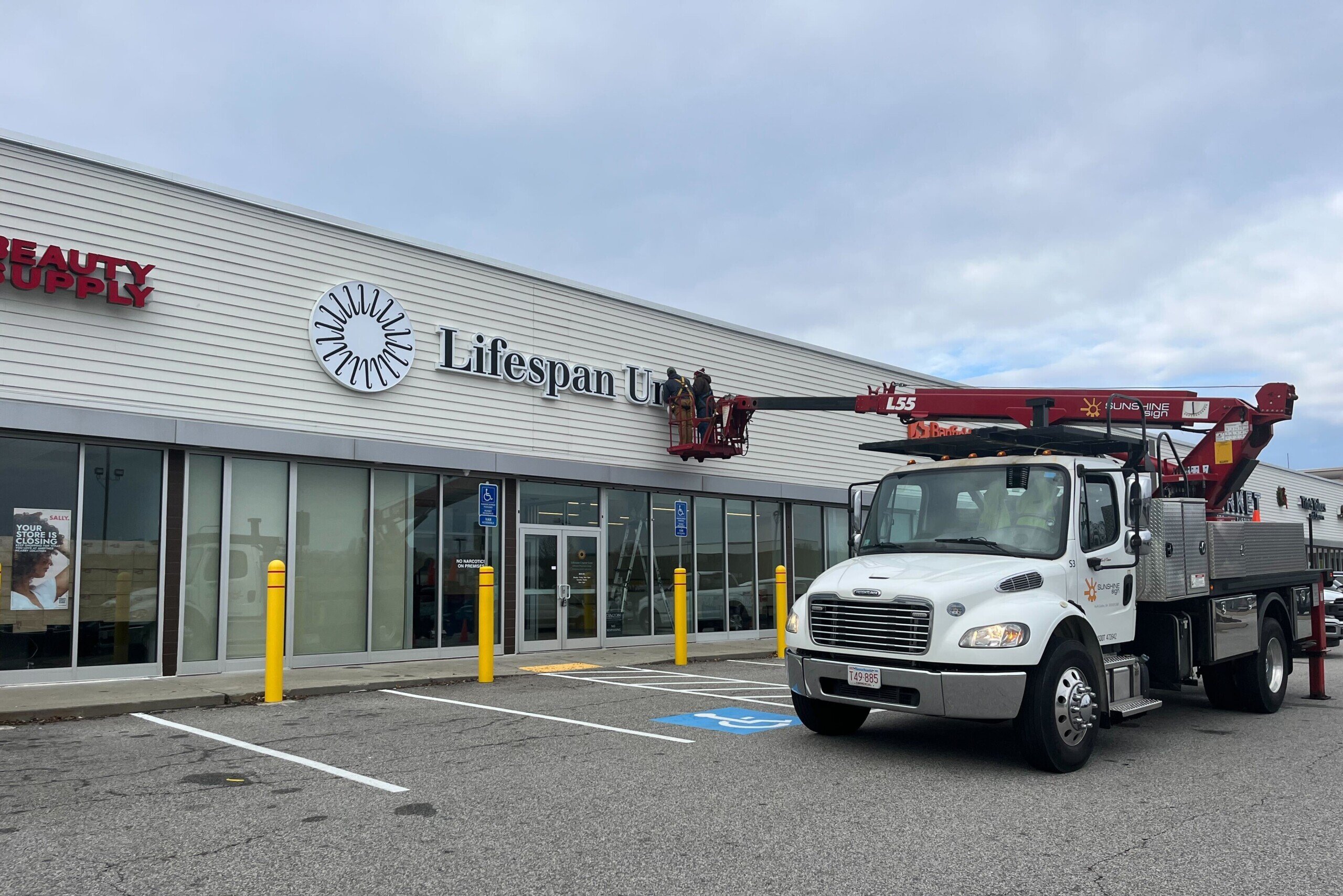 4th Lifespan urgent care center now open in Johnston ABC6