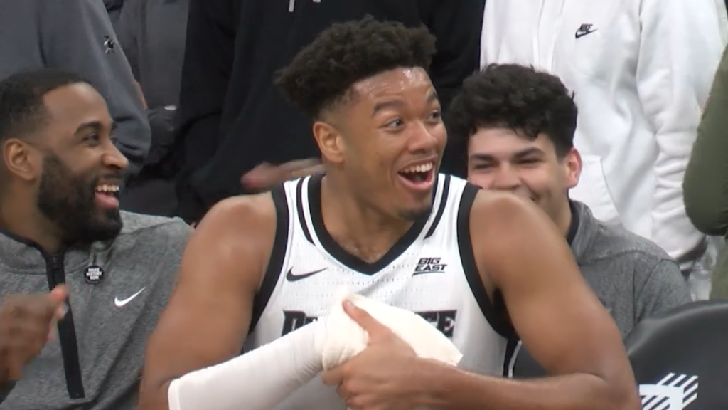 91270 Vo Pc Villanova Mbb Rv Isteele00 01 07 08still001