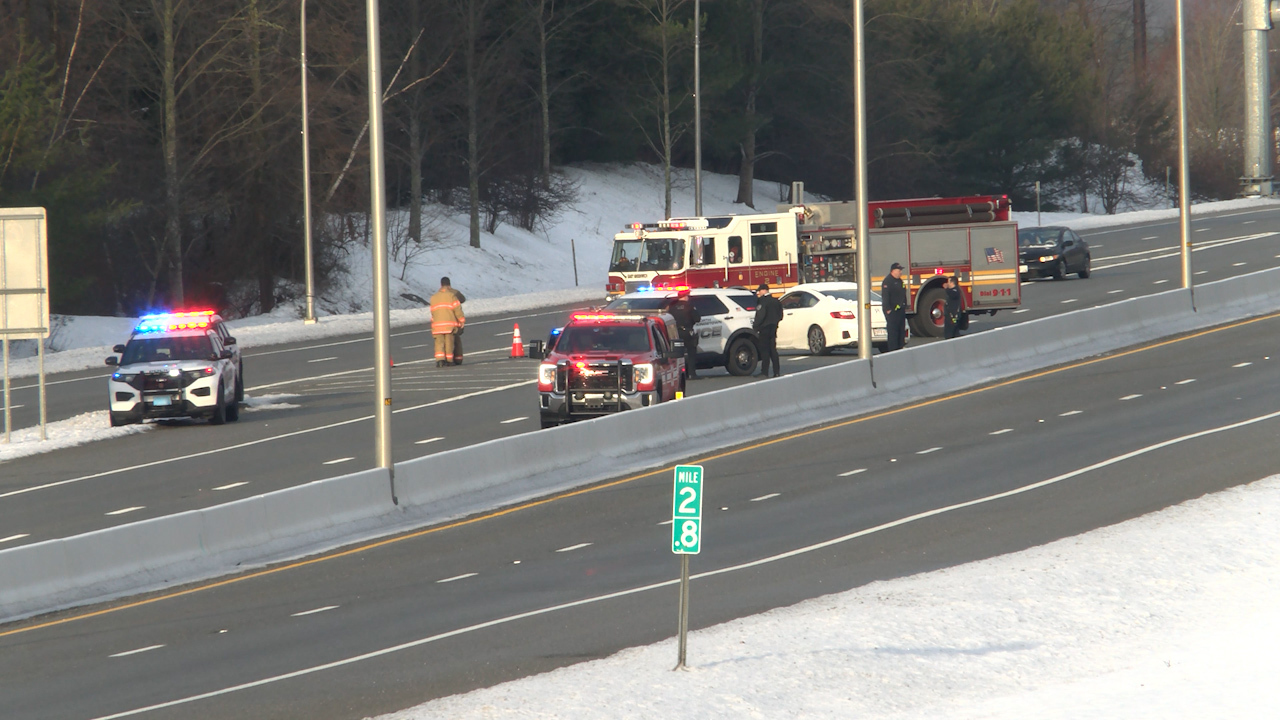 Black ice causes 5 car crash in North Kingstown ABC6