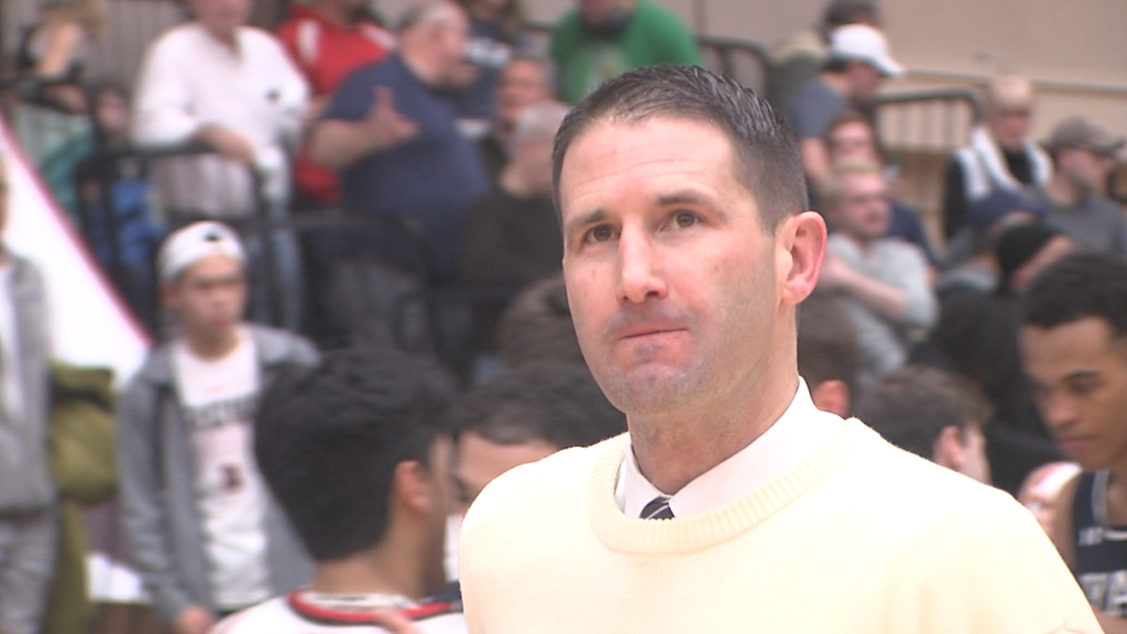 92990 Sot Brown Yale Mbb S Isteele00 00 10 50still001