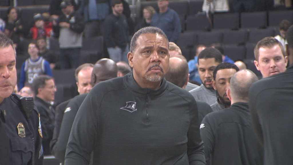 Sprt2334 01mov05 52 36 48still001