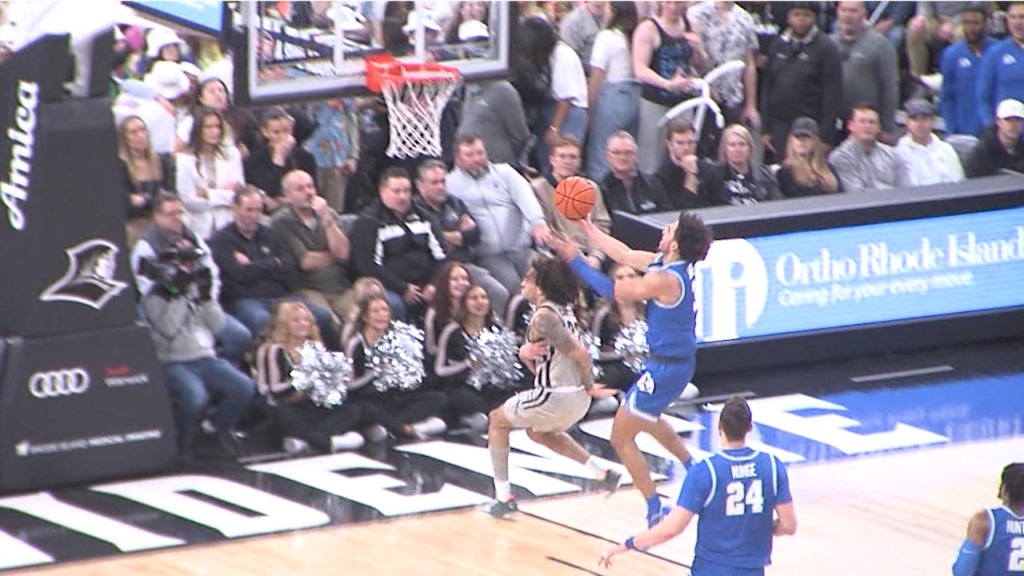 92648 Vo Pc Xavier Mbb Home Vo Ncoit00 00 49 38still001