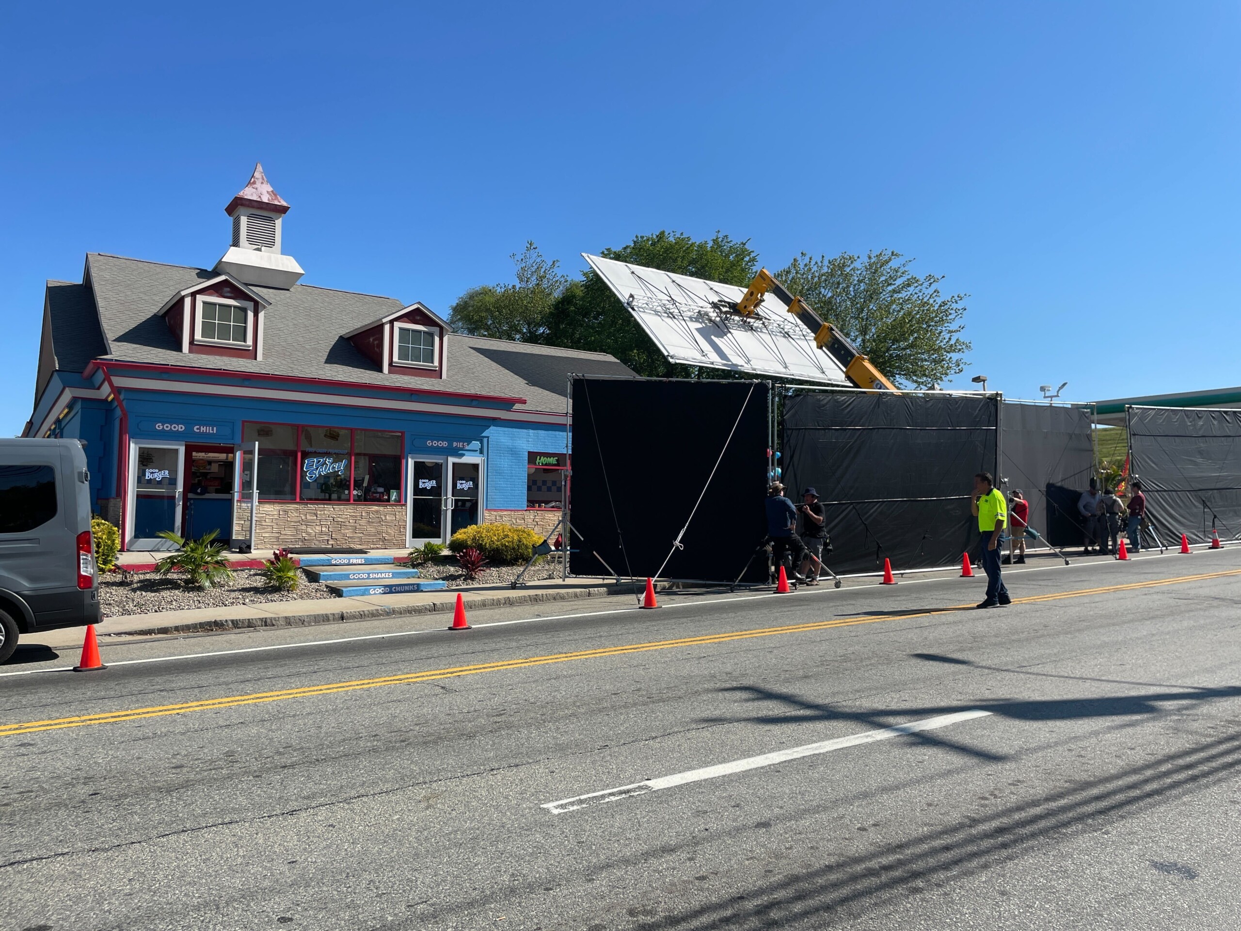 good-burger-2-filming-impacts-traffic-on-mineral-spring-avenue-abc6