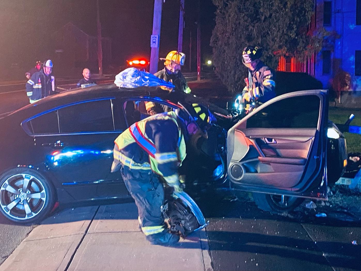 1 Hospitalized After Car Crashes Into Utility Pole In Portsmouth Abc6 8035