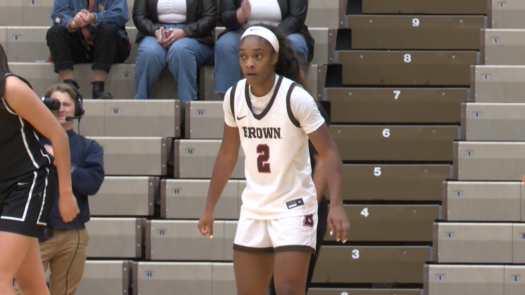 28160 Vo Brown Wbb V Jones Player Of Week Isteele00 00 28 08still001