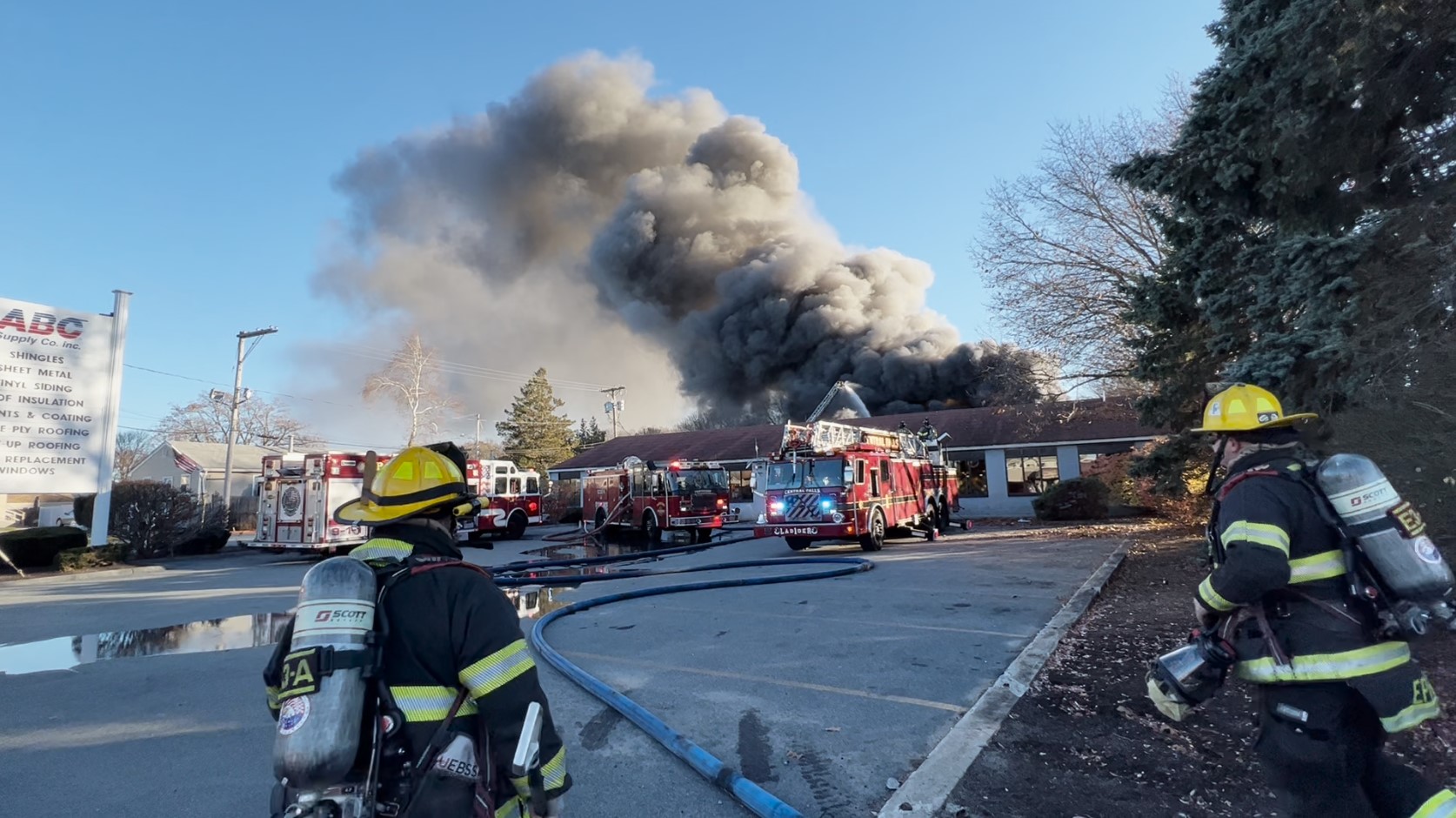 Multiple fire departments respond to large fire in Pawtucket | ABC6