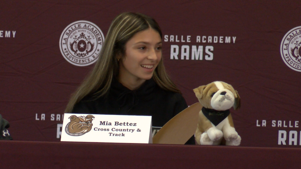 25675 Vo La Salle Nli Signings Vo Ncoit00 00 12 17still001