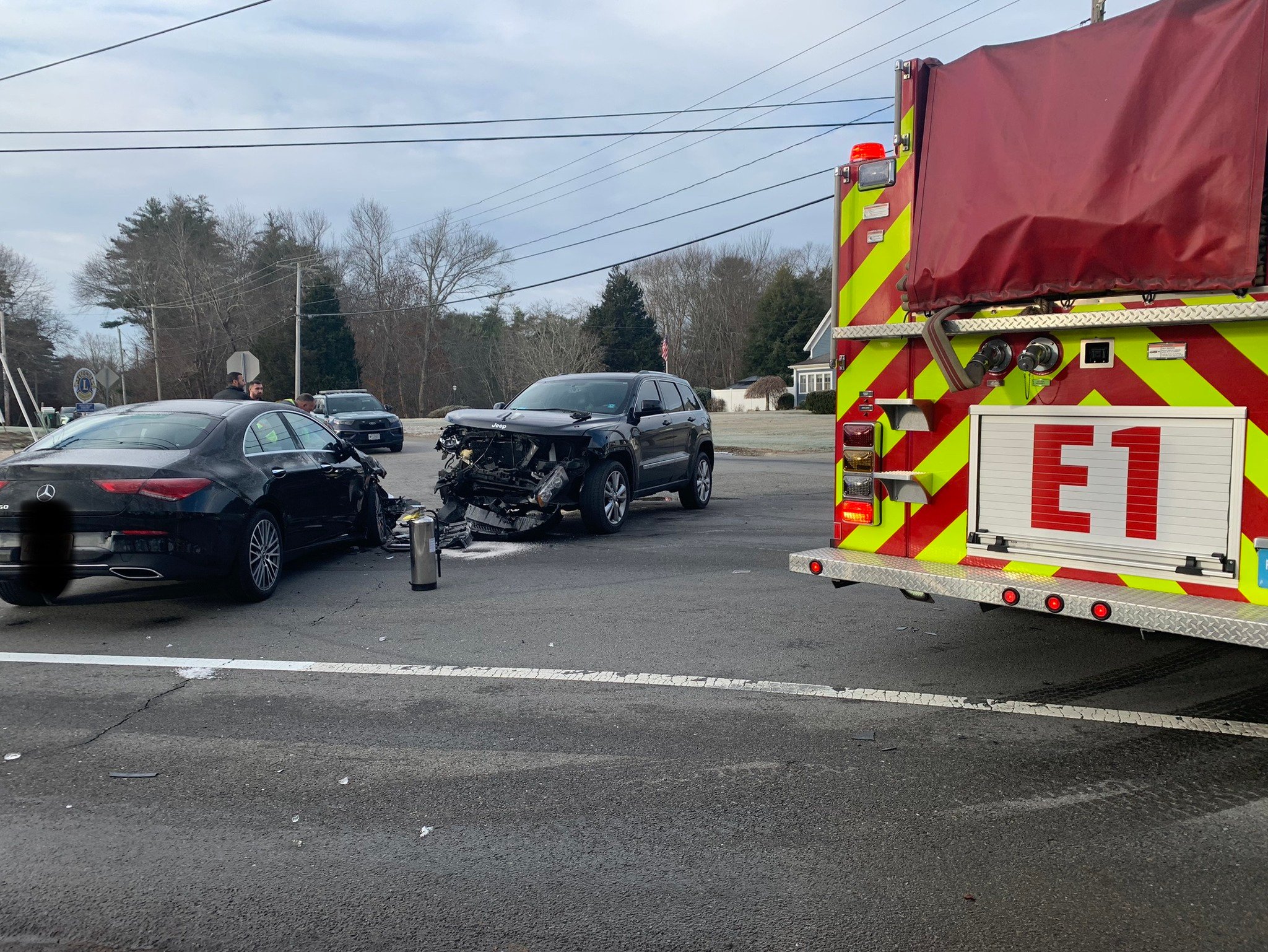 Lakeville crash sends driver to hospital ABC6
