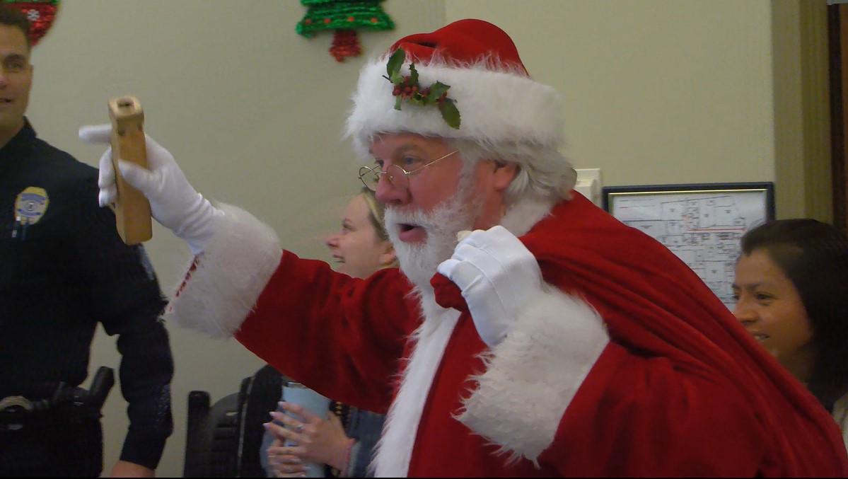 Cranston Shop with a Cop kicks off holiday season | ABC6