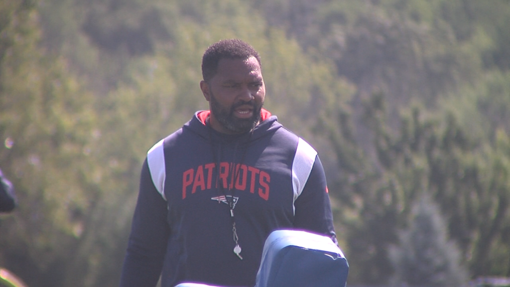 30555 Vo Pats Ov Chiefs Prep Isteele00 00 10 42still002