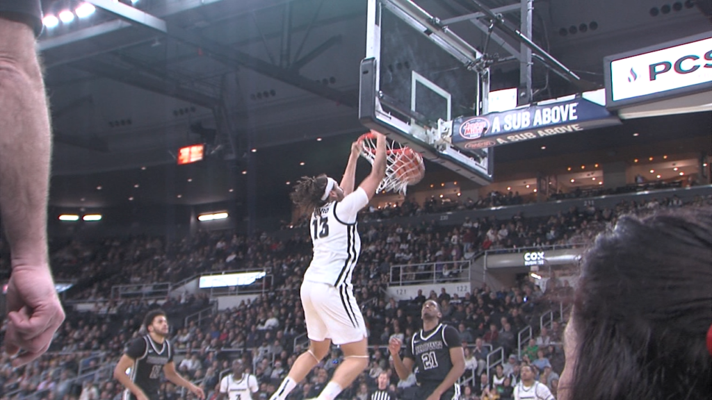 29923 Vo Pc Brown Mbb Ov Isteele00 00 39 02still001