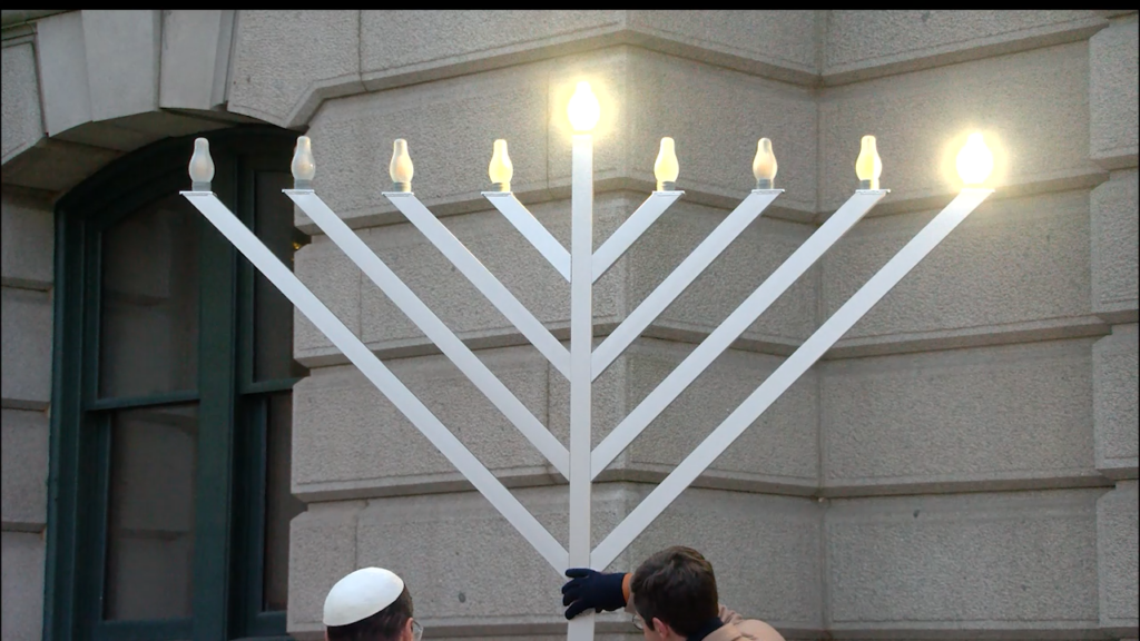 How to Light the Menorah Jewish Alliance of Greater Rhode Island🧀 Teste ...