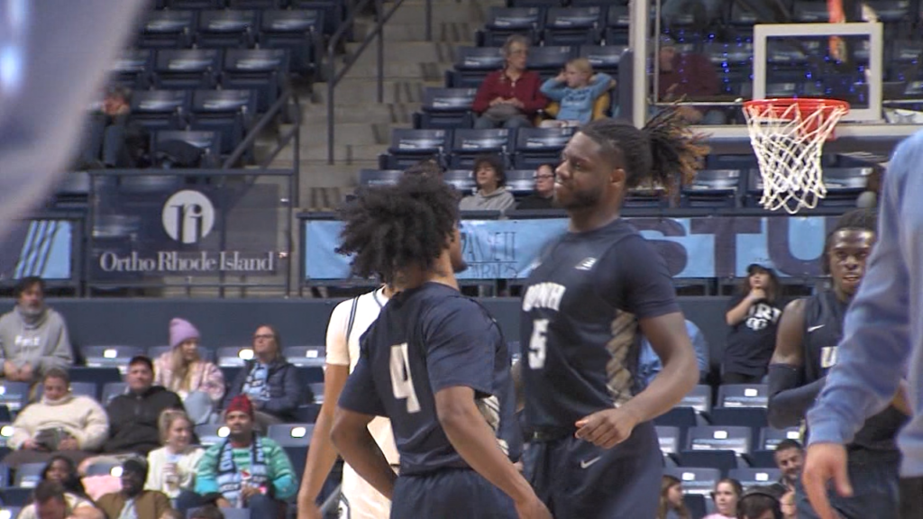 Unh Mbb 12 21