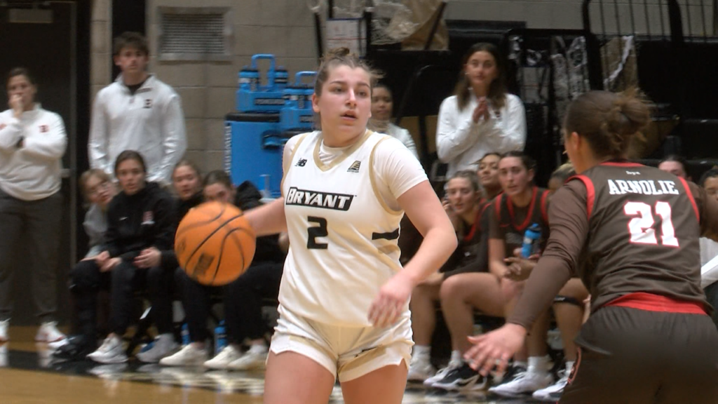 29087 Vo Bryant Wbb Mancini America East Row Isteele00 00 14 04still001