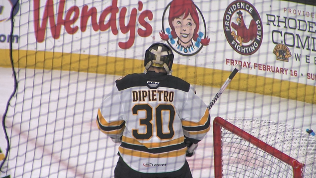 33995 Vo Pbruins Islanders V Isteele00 00 17 00still001